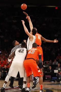 Syracuse and Pittsburgh tip off in Madison Square Garden.