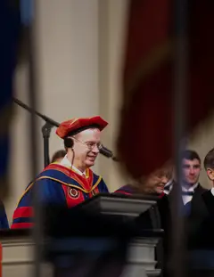Chancellor Kent Syverud arrives on stage during his inauguration ceremony on April 11, 2014.