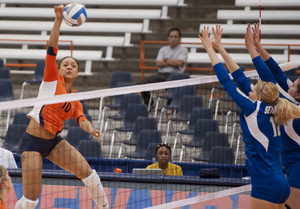 Silvi Uattara chipped in with timely kills and blocks in Syracuse's come-from-behind win over Seton Hall. Uattara led the Orange with 22 kills.
