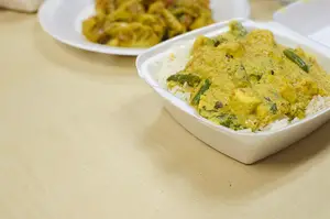 The paneer cheese with green beans in a curry cream sauce is one of the many quickly prepared dishes available at the Indain Tandoor Restaurant.