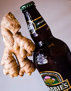 Crabbie’s Original Alcoholic Ginger Beer has just 4.8 percent ABV. The beer has a strong taste that lingers on the tongue after the first sip. It is best paired with a lemon or lime.  