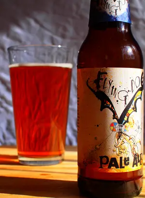 Flying Dog Pale Ale has a creative label despite its average taste. It has a hoppy flavor with a slightly burnt aftertaste. The beer would go well with fried food. 