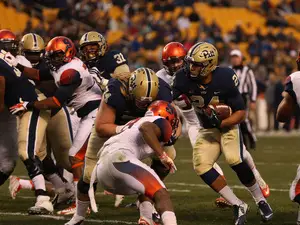 Pittsburgh running back James Conner takes a carry against Syracuse at Heinz Field. Conner has rushed for 945 yards and 14 touchdowns on 189 carries. 