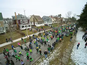 Despite cold weather about 3,000 people took part in the 12th annual Tipperary Hill Shamrock Run. The first Shamrock Run had 800 runners, participation has increased through word of mouth and social media.