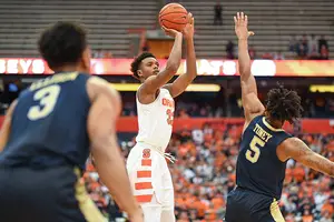 Elijah Hughes was one of four SU players with multiple 3-pointers against Pittsburgh.