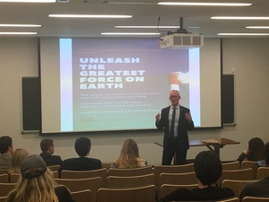 Former congressman Bob Inglis spoke to the College Republicans on climate change and possible conservative solutions. 