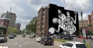 A mural will feature four Syracuse basketball greats on East Onondaga Street building.
