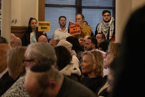Around a hundred people gathered in the Common Council’s chambers for the entirety of its Wednesday afternoon session. The rally was organized by members of the ‘Cuse Ceasefire Coalition.
