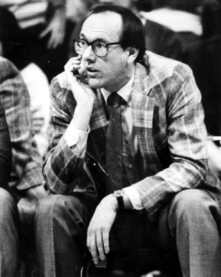 In the early 1980s, Boeheim became known for his distinct fashion choice: a plaid blazer.
