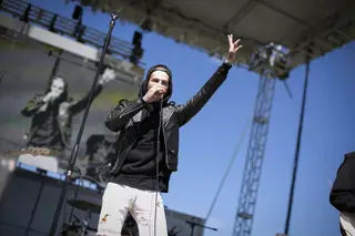 The Neighbourhood frontman, Jesse Rutherford, introduces a song.