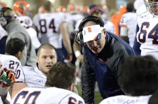 Scott Shafer instructs his players on Saturday. 