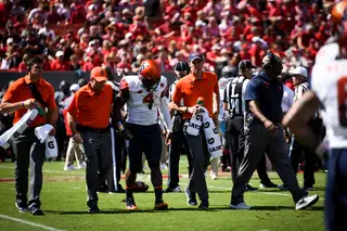 Syracuse linebacker Zaire Franklin briefly left the game in the first half but later returned. 