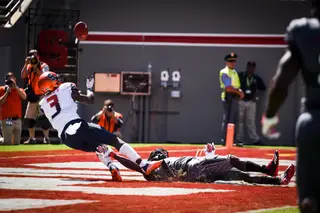 Syracuse wide receiver Ervin Philips broke the Atlantic Coast Conference record for single-game receptions with 17. But Philips dropped this pass. 