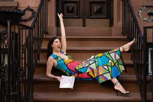 Joanie Leeds wore a multicolor sequined dress by Nicole Miller, which looked like a rainbow, for her “red carpet” and photoshoot in Upper East Side. 