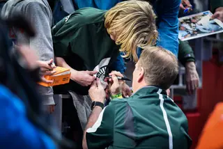 Tom Izzo, Michigan State head coach, signed autographs as he was leaving practice. Syracuse could play Michigan State on Sunday if it beats TCU.