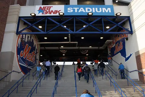 Gallery: Syracuse Mets' fans pack NBT Bank Stadium for Opening Day - The  Daily Orange